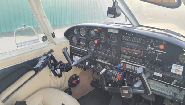 Piper PA 28R 200 Arrow 99.000 EUR - Imagen 2